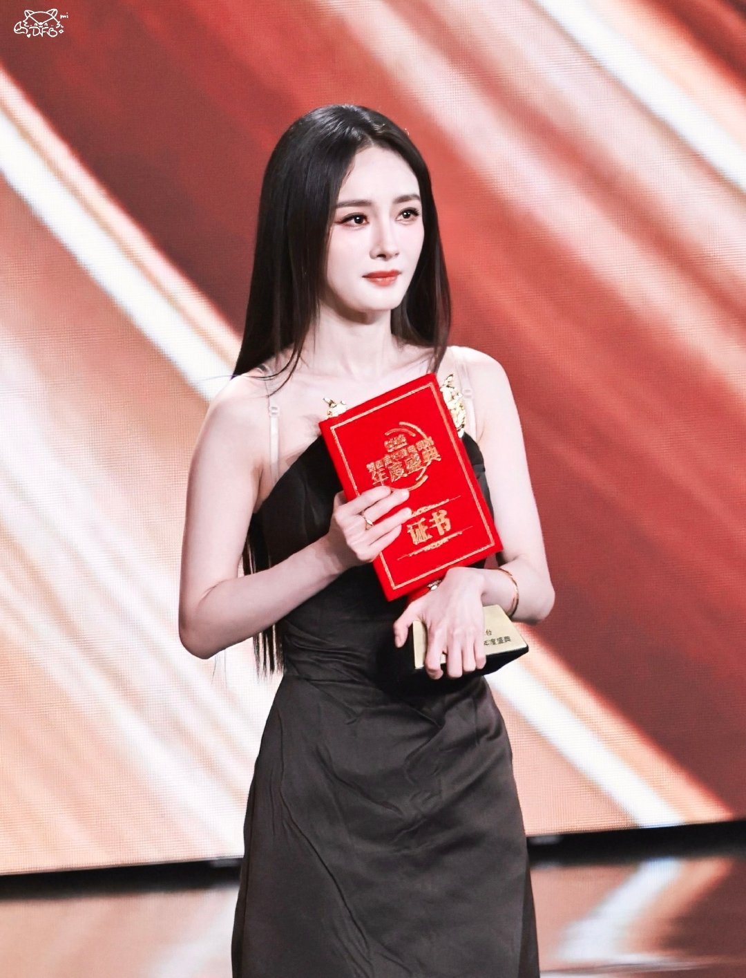 杨幂双料视后了 美萌视后杨幂