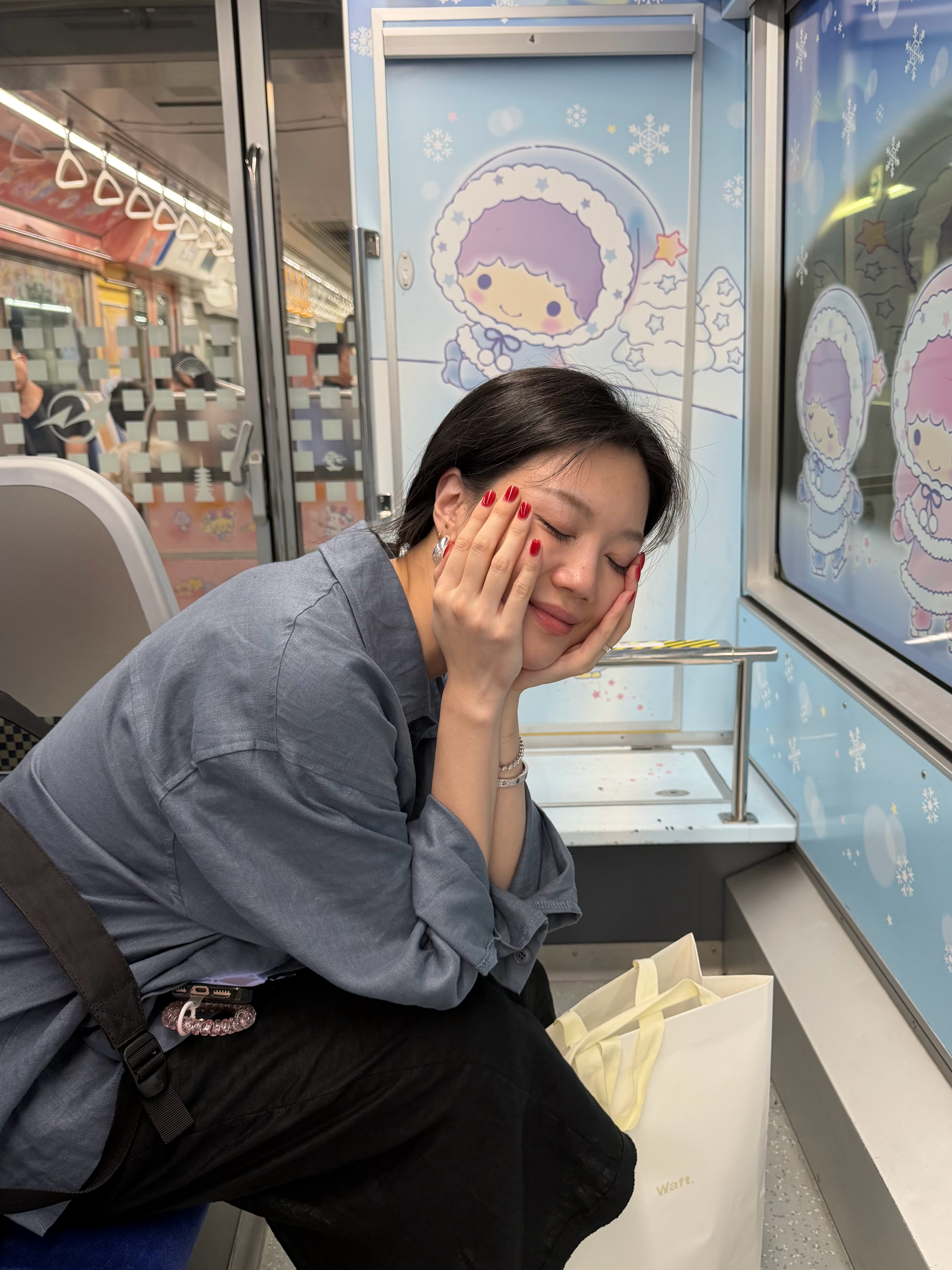 姐来接我下班💖然后一起坐一小时地铁回酒店在这一个小时里骂了一万次这酒店实在太远