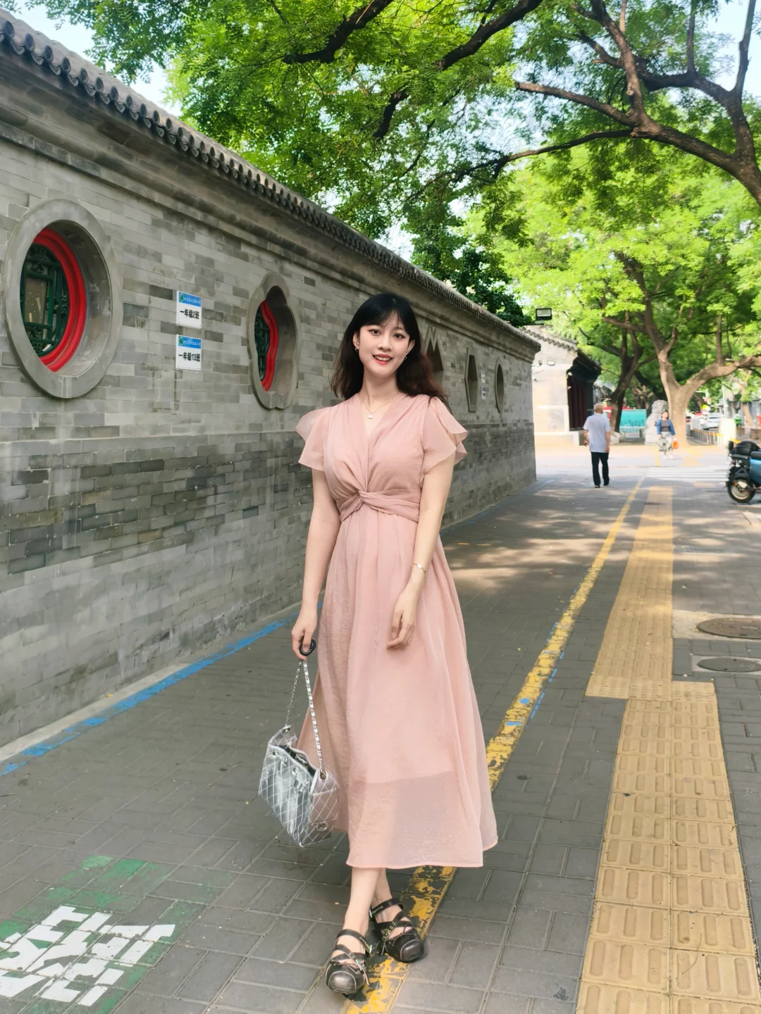 胡同里溜达～