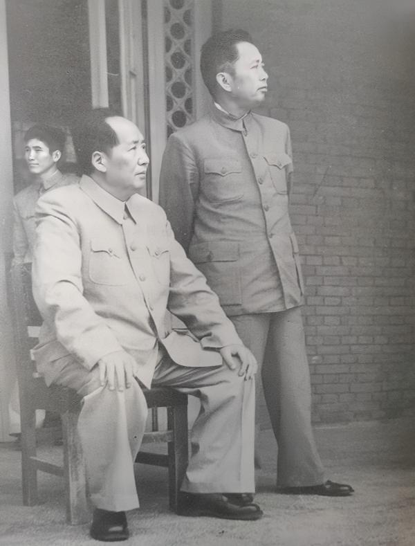 在大家的印象中，毛主席很少乘坐飞机出行。那是因为建国之初，由于安全无法得到足够保