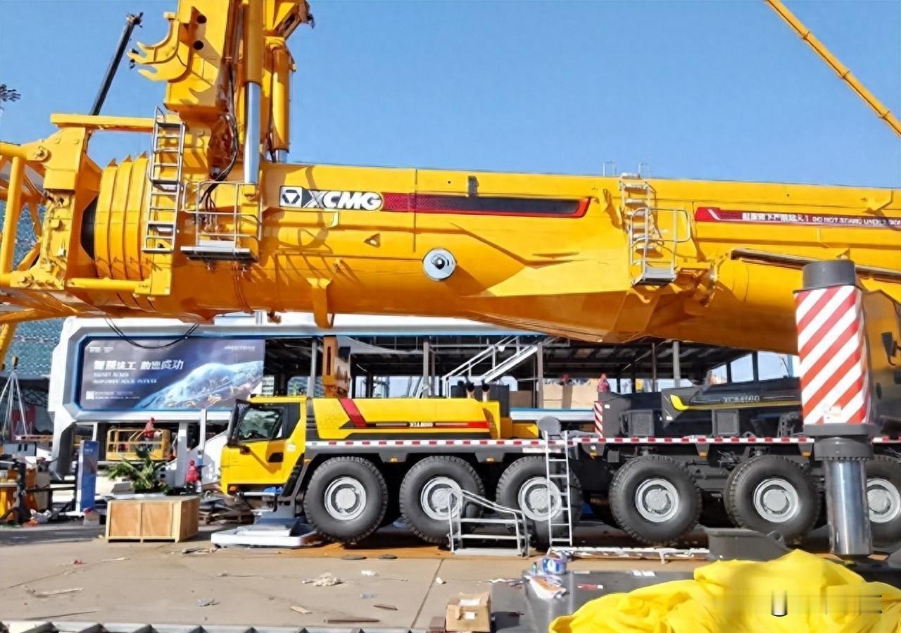 4000吨吊装神器横空出世，西方沉默了，它凭啥改写全球规则？
最近刷到不少国外工
