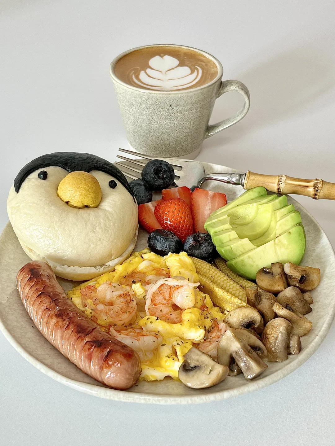元气早餐|企鹅🐧贝果🥯虾仁滑蛋🍳拿铁☕