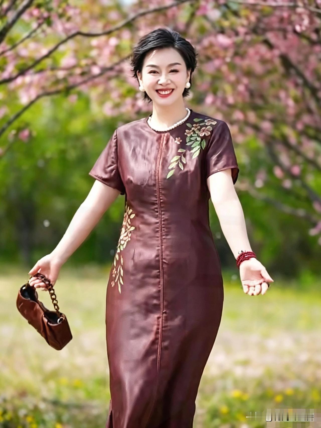 有缘的人，相隔千里也能相逢相聚；若是没有缘分，就算面对面站着，也形同陌路。世事讲