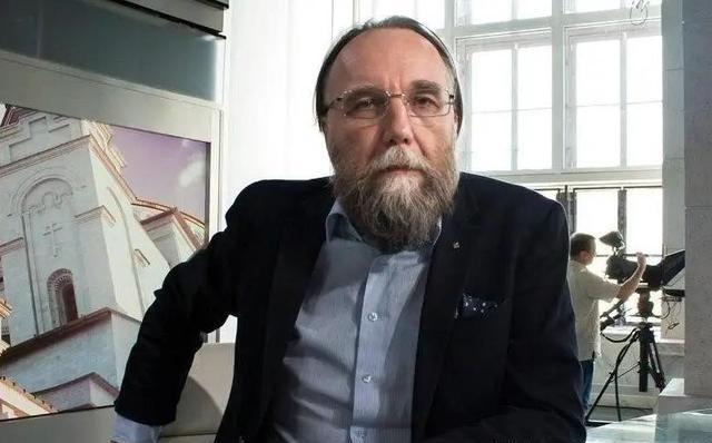 杜金的曾经一份提醒绝非危言耸听，而是对台海局势的“冷水浇头”！俄军犯的最大错误，