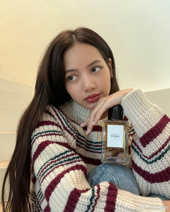 LISA x CELINE ​​​