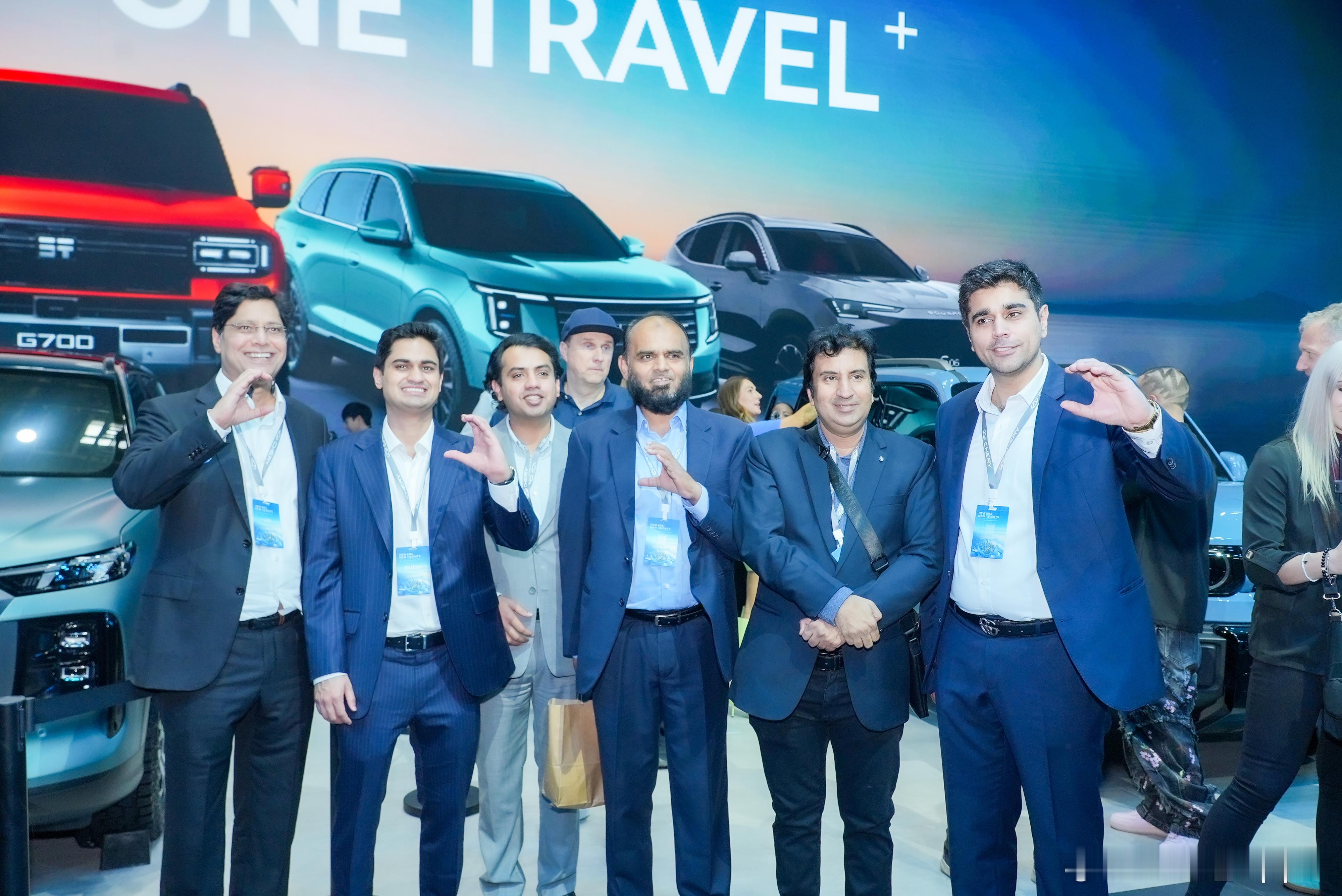 从北京车展看中国汽车全球化发展 北京车展现场，奇瑞展台迎来全球4000+外宾打卡