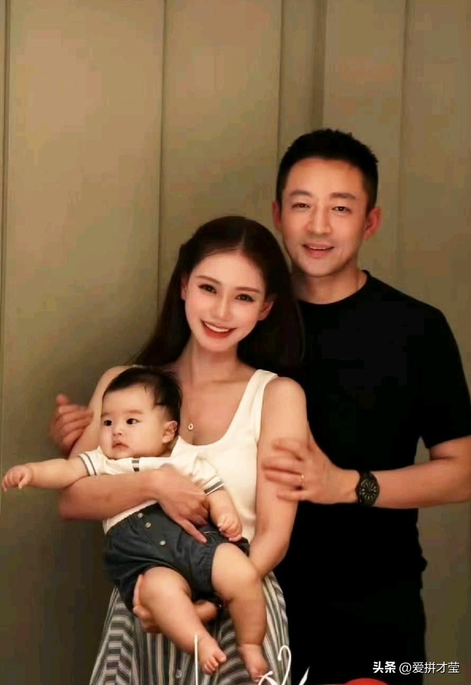 夏日生活打卡季 哇塞，马筱梅分享的和汪小菲、幼子的生日合照太暖了！

照片里马筱