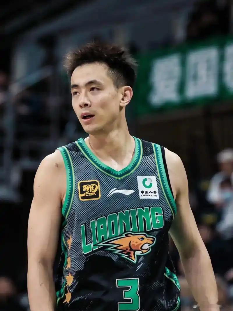 CBA新赛季买脚的球员只剩两位：广东队的胡明轩（adidas）、辽宁队的赵继伟（