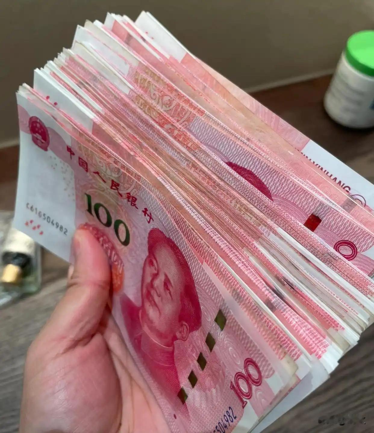 不要为了小家跟娘家借钱，特别是借几十万买房买车，一旦遇到这样的事，坑了娘家和自己