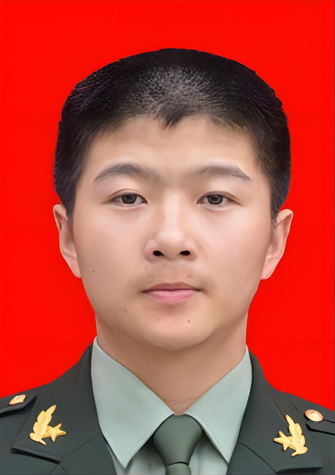 刘景泰（1994-2016）是一位中国烈士，生前是东部战区陆军某旅地空导弹连班长
