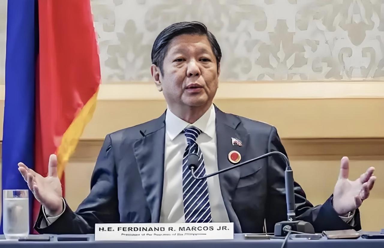 北京三天之内落下两记回应。第一记，中国宣布，从当天起，暂停菲律宾猪和猪肉产品进口