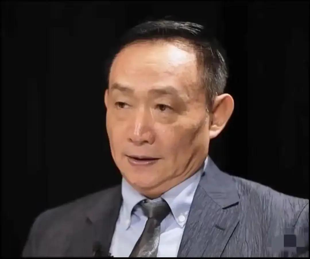 卢麒元深情地说：“毛主席那一代人，吃最大的苦，做最难的事，却给我们打了最硬的基础