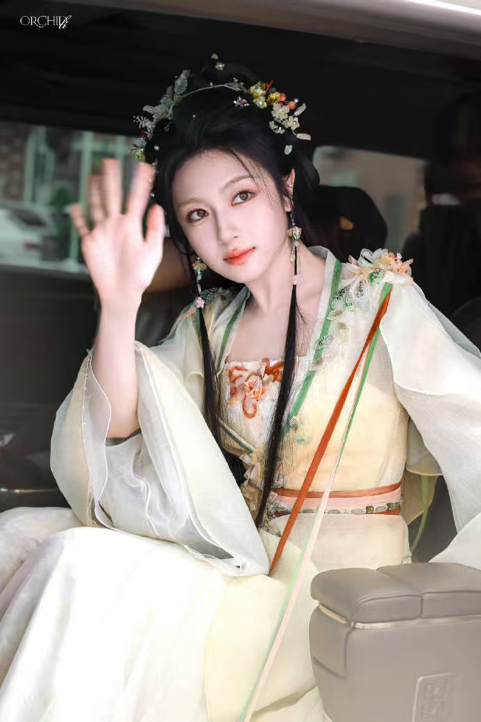 李兰迪千夜奇谭开机状态李兰迪千夜奇谭美成啥了 千夜奇谭开机路透看了没？李兰迪那个
