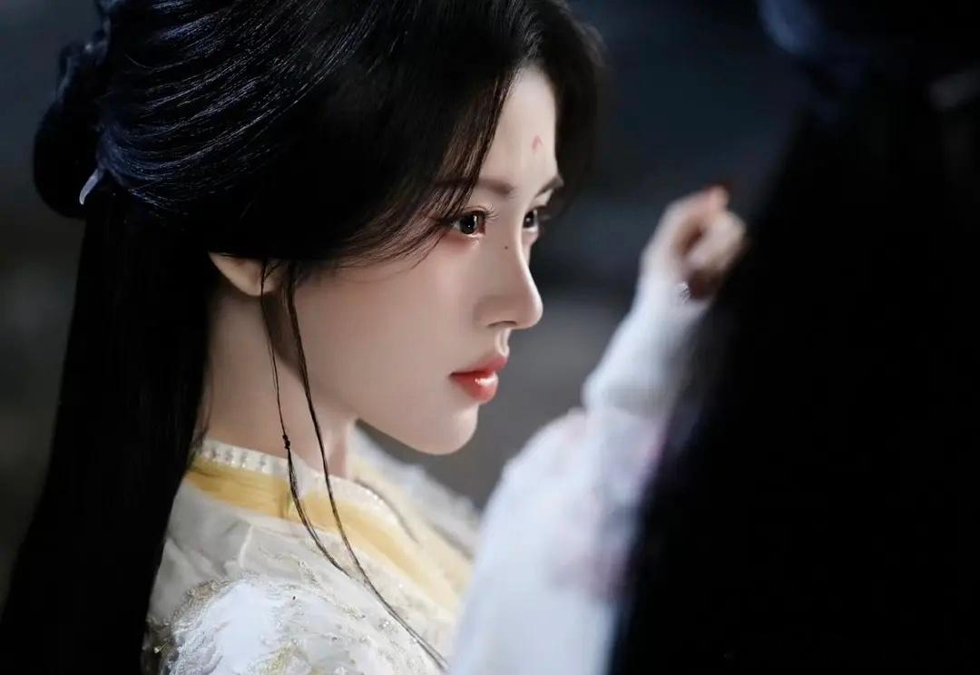 🍊现在风评很好呀，但是和他搭戏的田嘉瑞真的丑，要是换一个男主就好了 