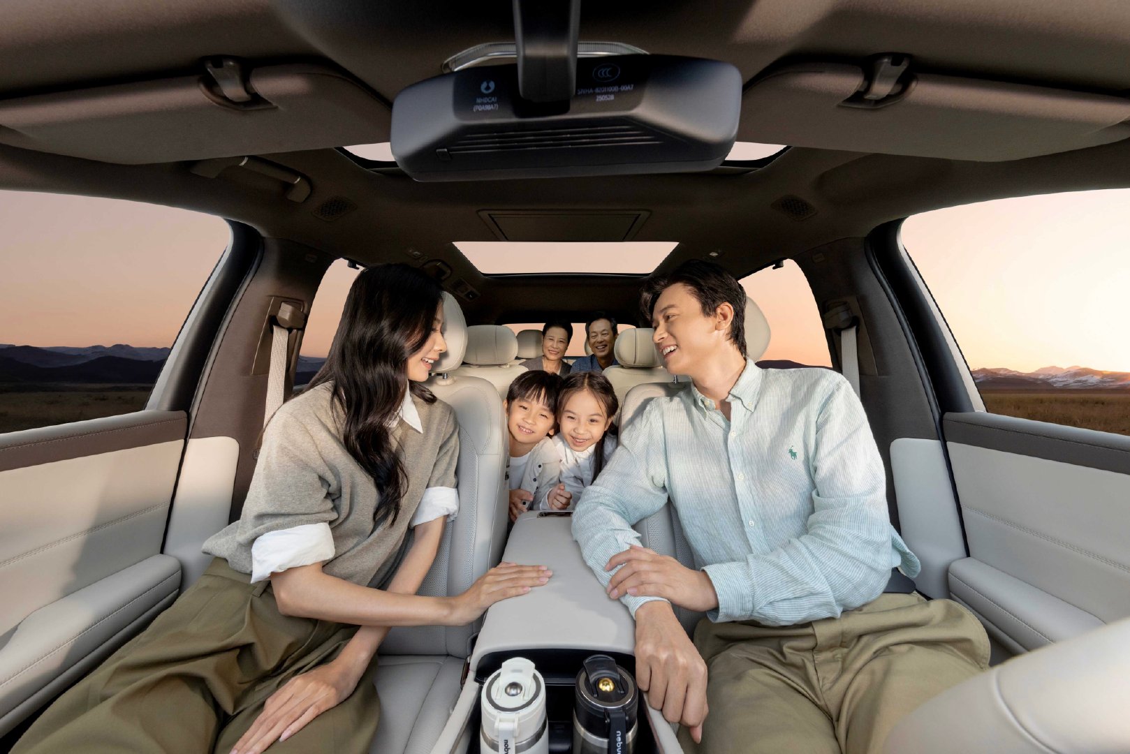 腾势N8L大六座安全豪华SUV 纠结大六座 SUV 的家庭，腾势 N8L 预售 