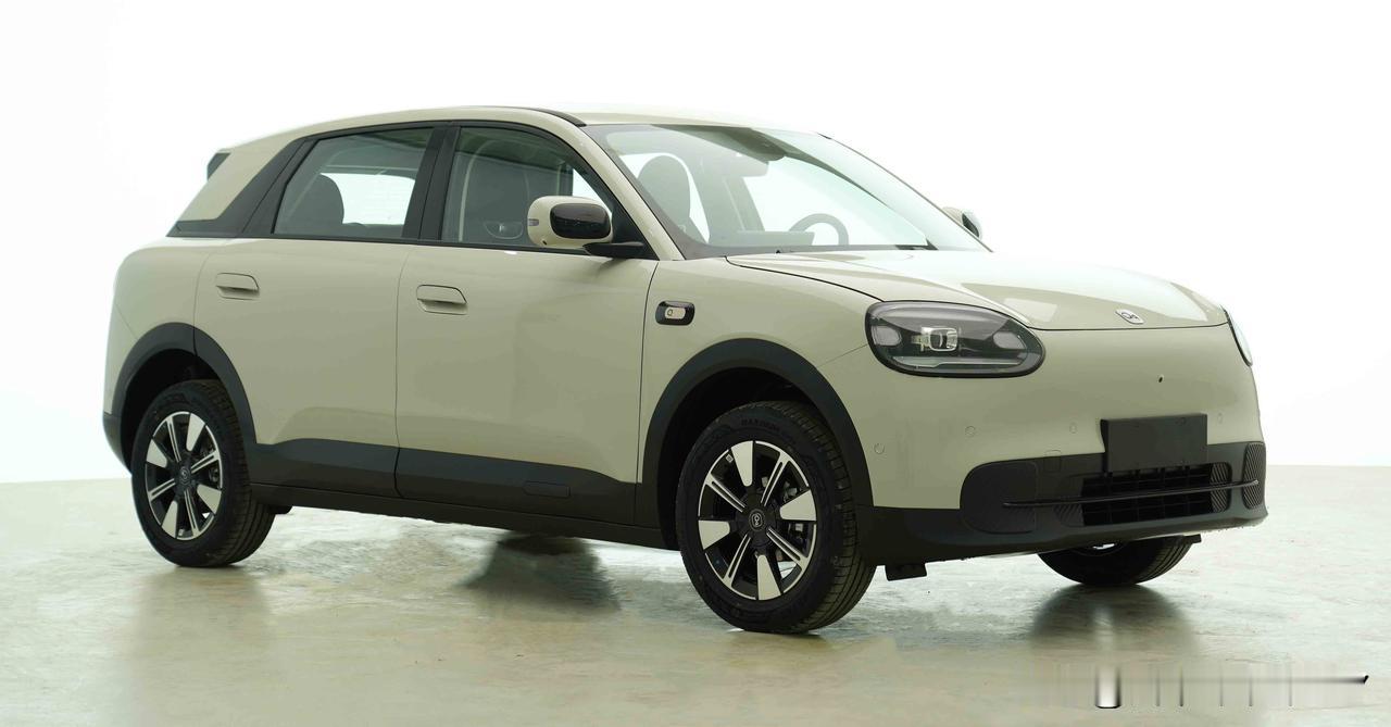 全新奇瑞QQ3纯电车已完成申报，预计2026年3月上市。
从申报信息来看，其车身