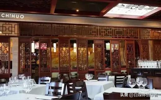 花两万四办三百人婚宴，海底捞婚礼戳中当代年轻人婚嫁新思路
 
动辄十几万的大酒店