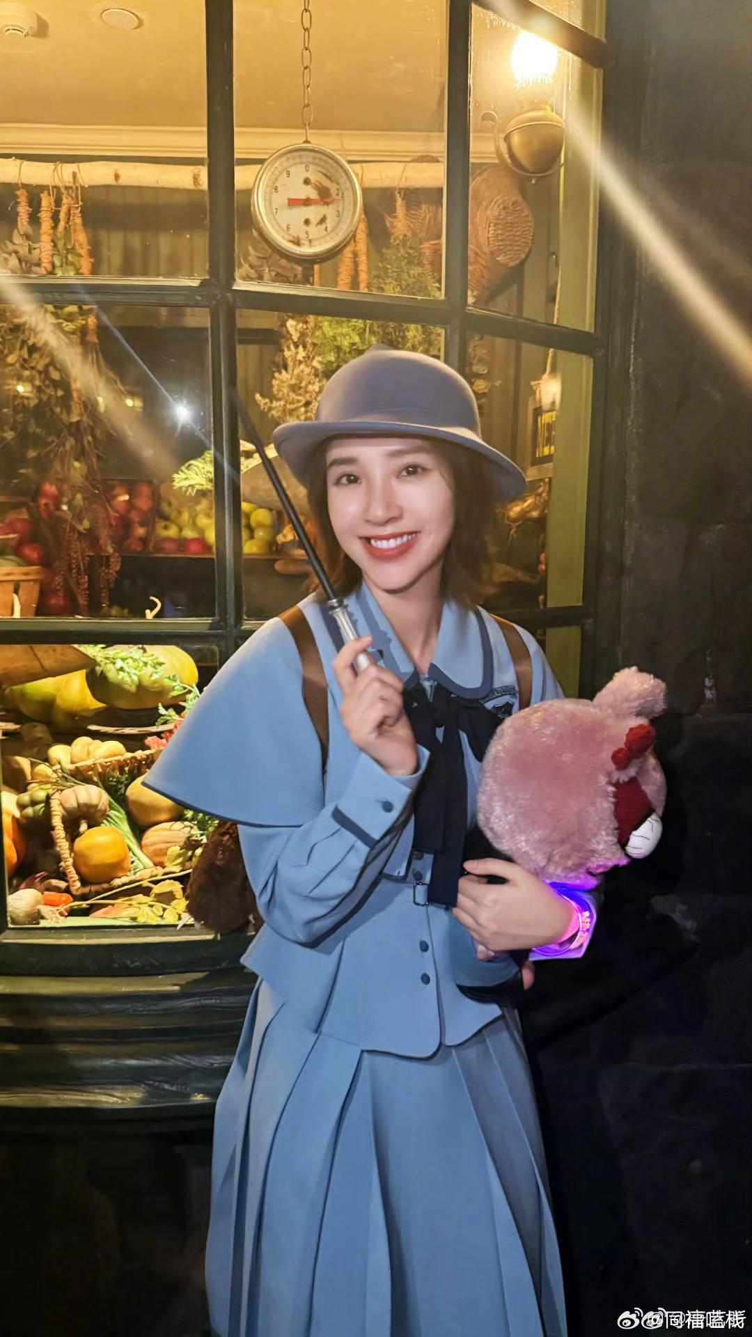 感觉唐艺昕越来越少女了[期待][期待] 果然一段好的婚姻是会让人越来越年轻的[爱