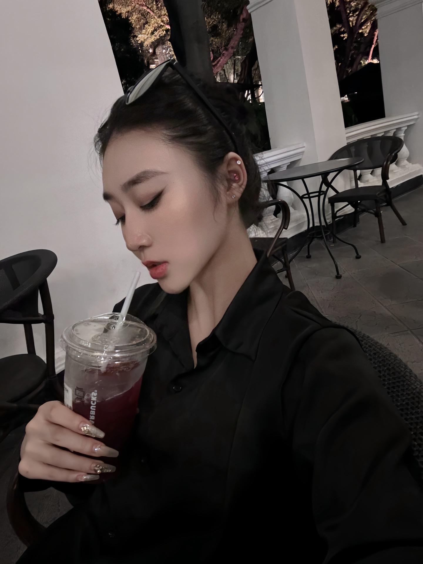 他跟你好吗  一切的爱怎么都送给他