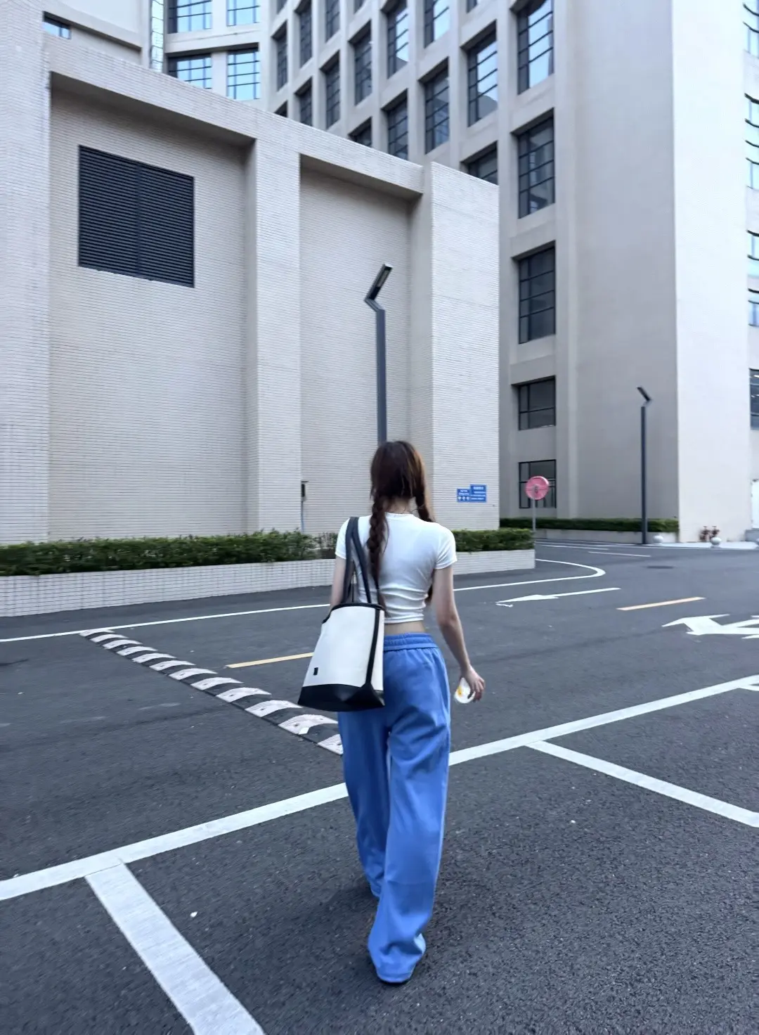 💙🤍刚学会拍照