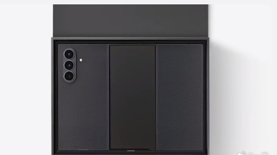 三星首款三折叠 Galaxy Z TriFold 采用内向多重折叠设计 完全展开