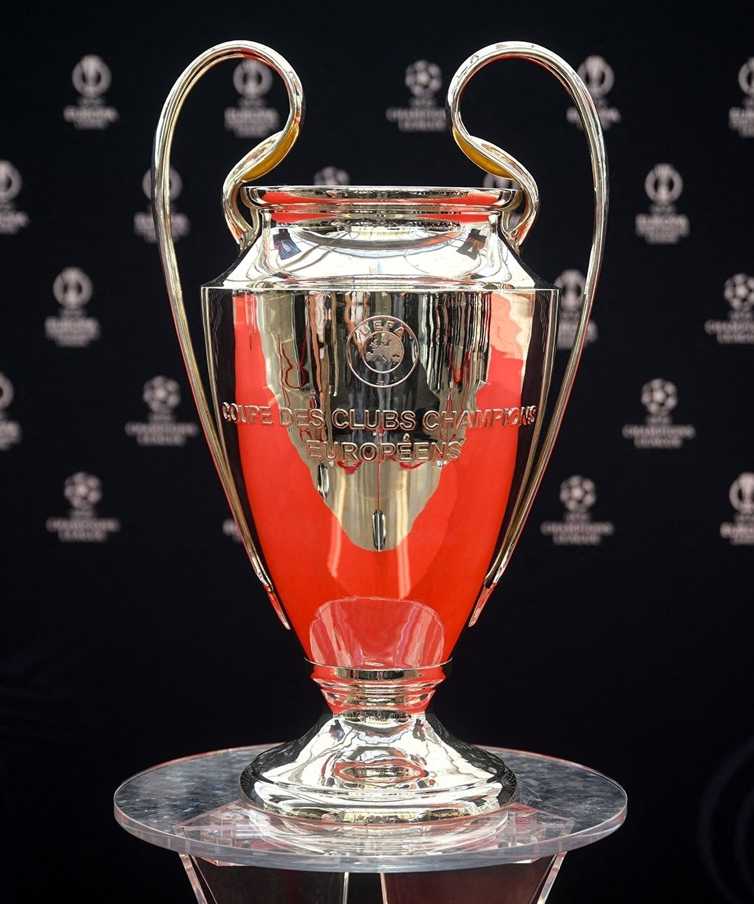 🇫🇷 Paris 🇩🇪 Bayern München🇪🇸 Atlet