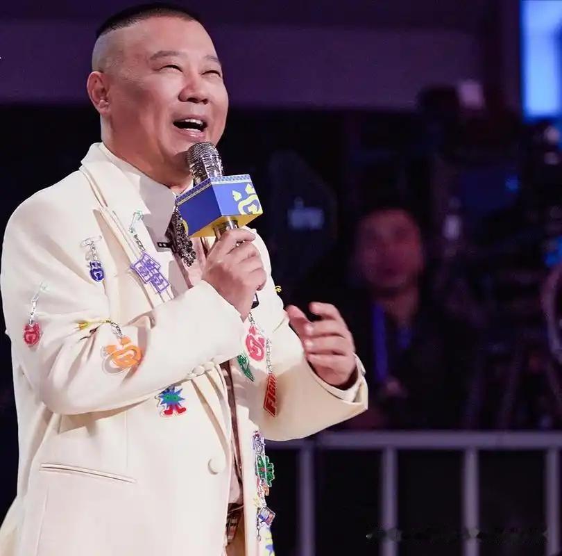 郭德纲武汉篡改红歌事件，会不会影响本人后续发展？
个人认为，会的。特别是短期内会