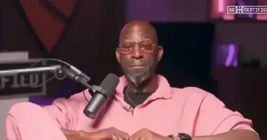 别给詹姆斯投票了
 
加内特在播客里直接开炮：詹姆斯根本不想打全明星，球迷别浪费