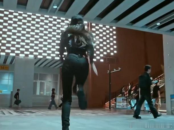 杨幂惊蛰无声新镜头！太期待这个白帆了！！！ 