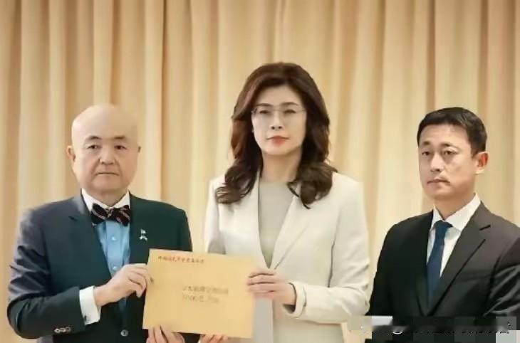 日本地震台捐款名单曝光：赖清德20万，萧美琴20万，郑丽文100万
我看很多人都