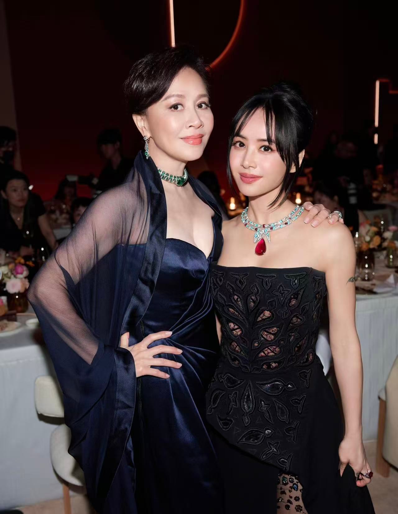 妈呀蔡依林和刘嘉玲时隔多年再次合影[捂嘴哭][捂嘴哭] ​​​