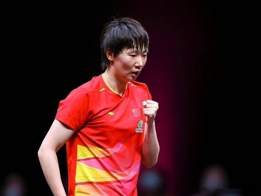 王曼昱3比0艾琳 晋级美国大满贯女单 32 强单局比分：11-5 / 11-3 