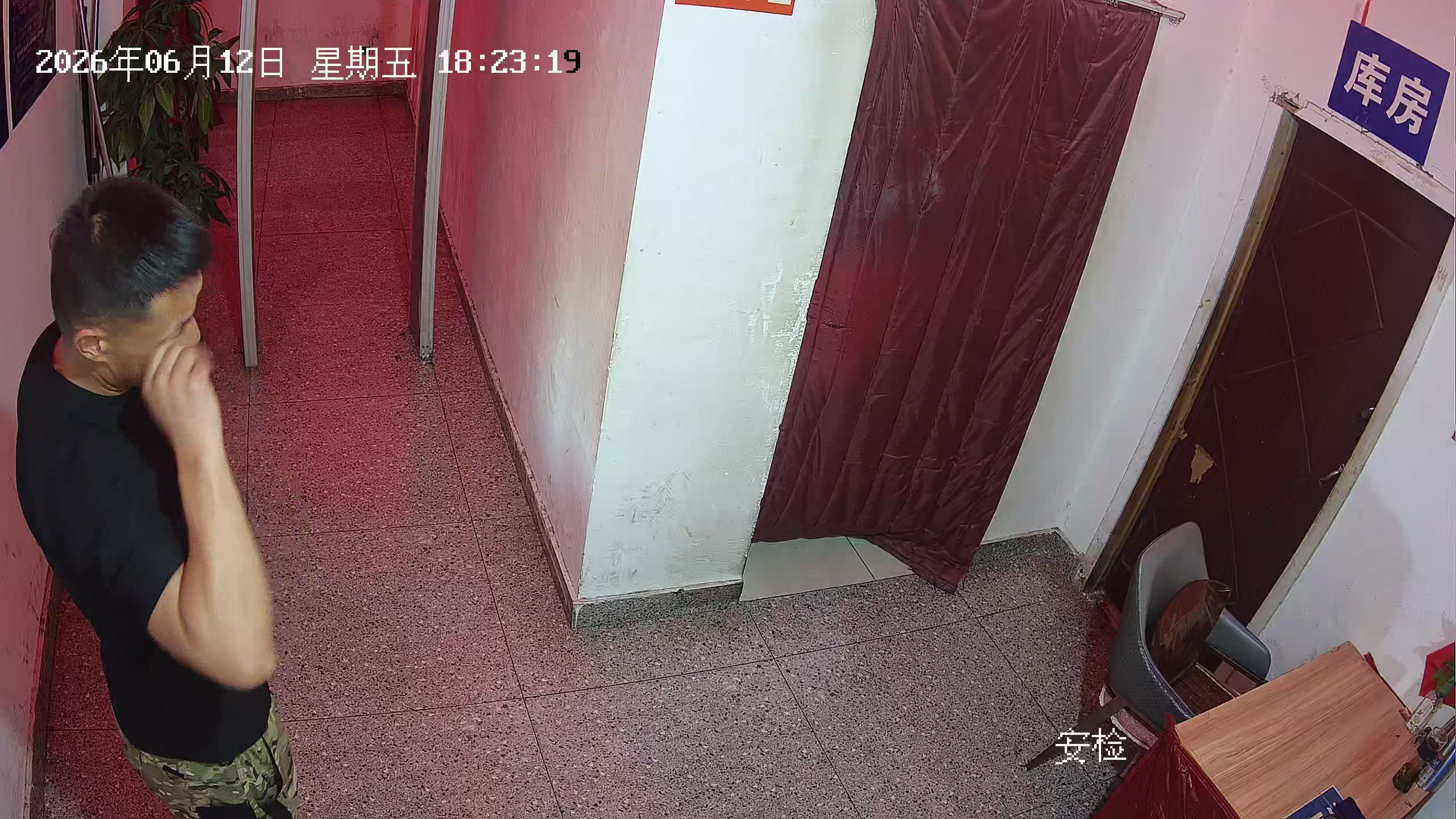 超级累，也超级烦。硬撬开门了，不容易 西安