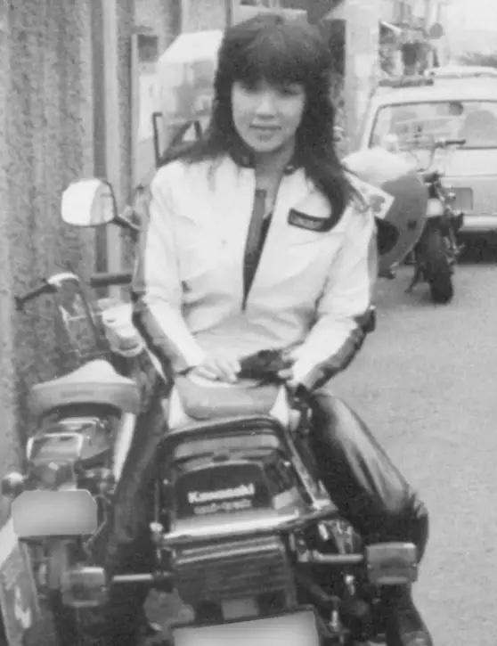 欧美日韩这种国家，政客为了自己的支持率，说一些、做一些有损国家长远利益的事情是非