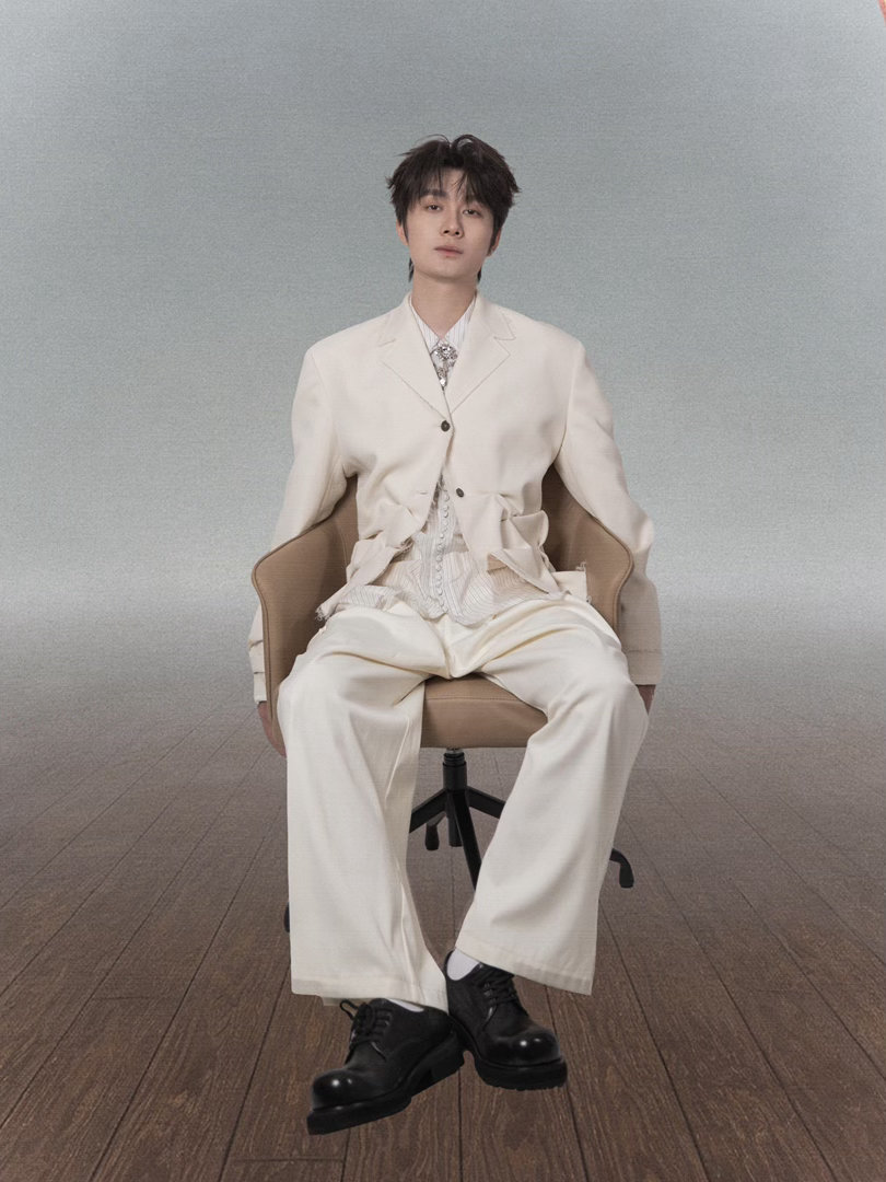 裘德chiu裘德四专七提金曲奖裘德发文谈七提金曲奖才华与温柔在裘德身上完美相融，