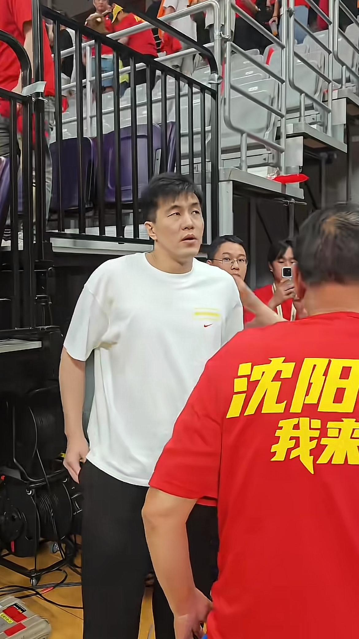 郭艾伦现在是什么状况，退役了吗，曾经的郭艾伦确实是一员虎将，不管是CBA还是国际