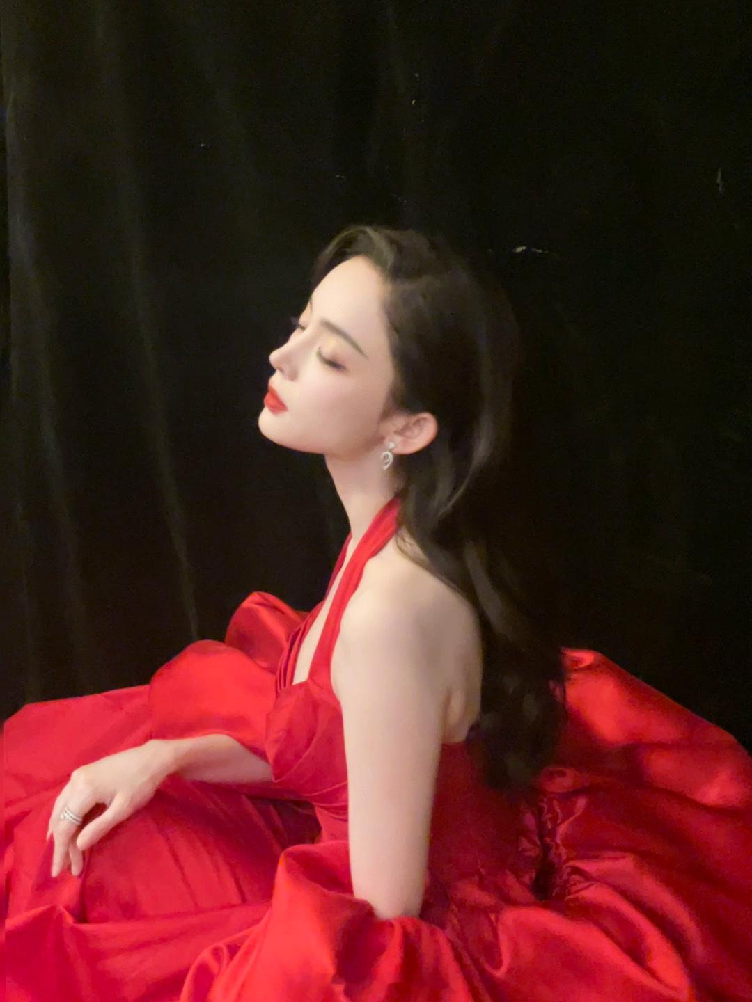 古力娜扎异域玫瑰闪耀暗夜