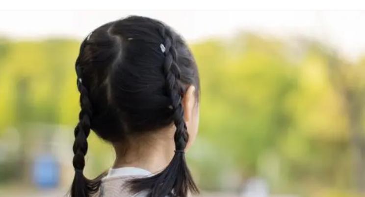 请割以永治！上海，9岁女童住院，被隔壁大爷摸大腿内侧，女童母亲得知后，愤怒的找大
