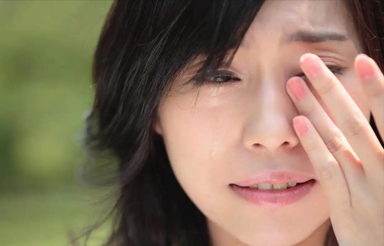 冷知识：流眼泪能排毒素是骗人的？眼泪99%都是水，根本没有排毒作用？

不知道从