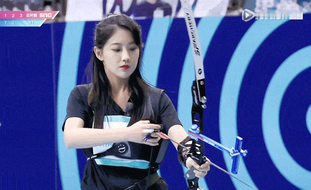 #李艺彤毕业现场泪奔#毕业快乐，以后越来越好[思考] ​​​