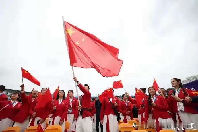祝贺！祝贺！中国奥运金牌榜37枚金牌，名列第一名，领先第二名美国队4枚金牌，美国