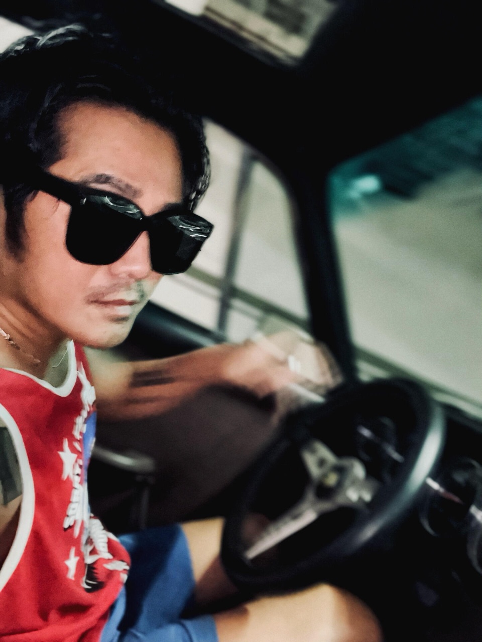 娱乐[超话]曹格让网友帮帮他曹格好抽象以为是玩梗结果是曹格本人发的[哆啦A梦害怕
