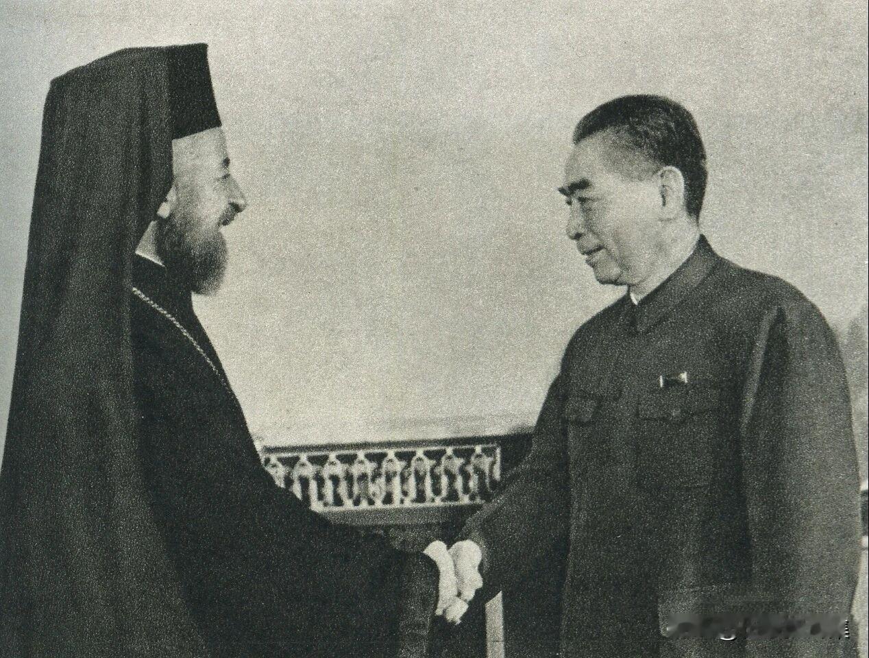 【周总理历史上的今天——5月17日】
1974年5月17日，晚上，周恩来总理在宾