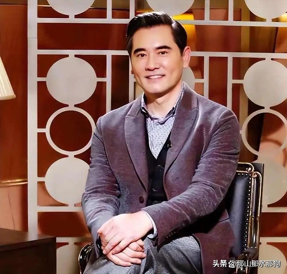 赵文瑄曾经上过小 S 和蔡康永的《康熙来了》，在节目上小 S 调侃赵文瑄道：“听