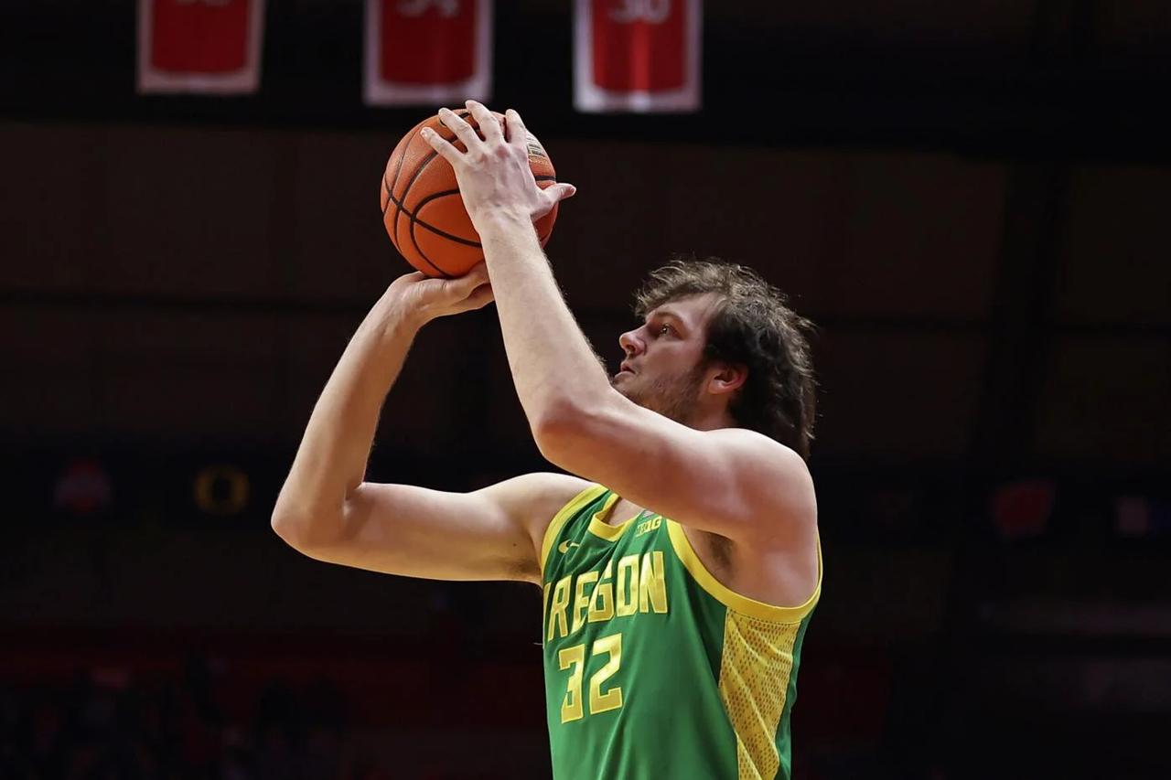 主场作战的罗格斯大学经过加时苦战后以88比85战胜了俄勒冈大学。本场比赛后，罗格