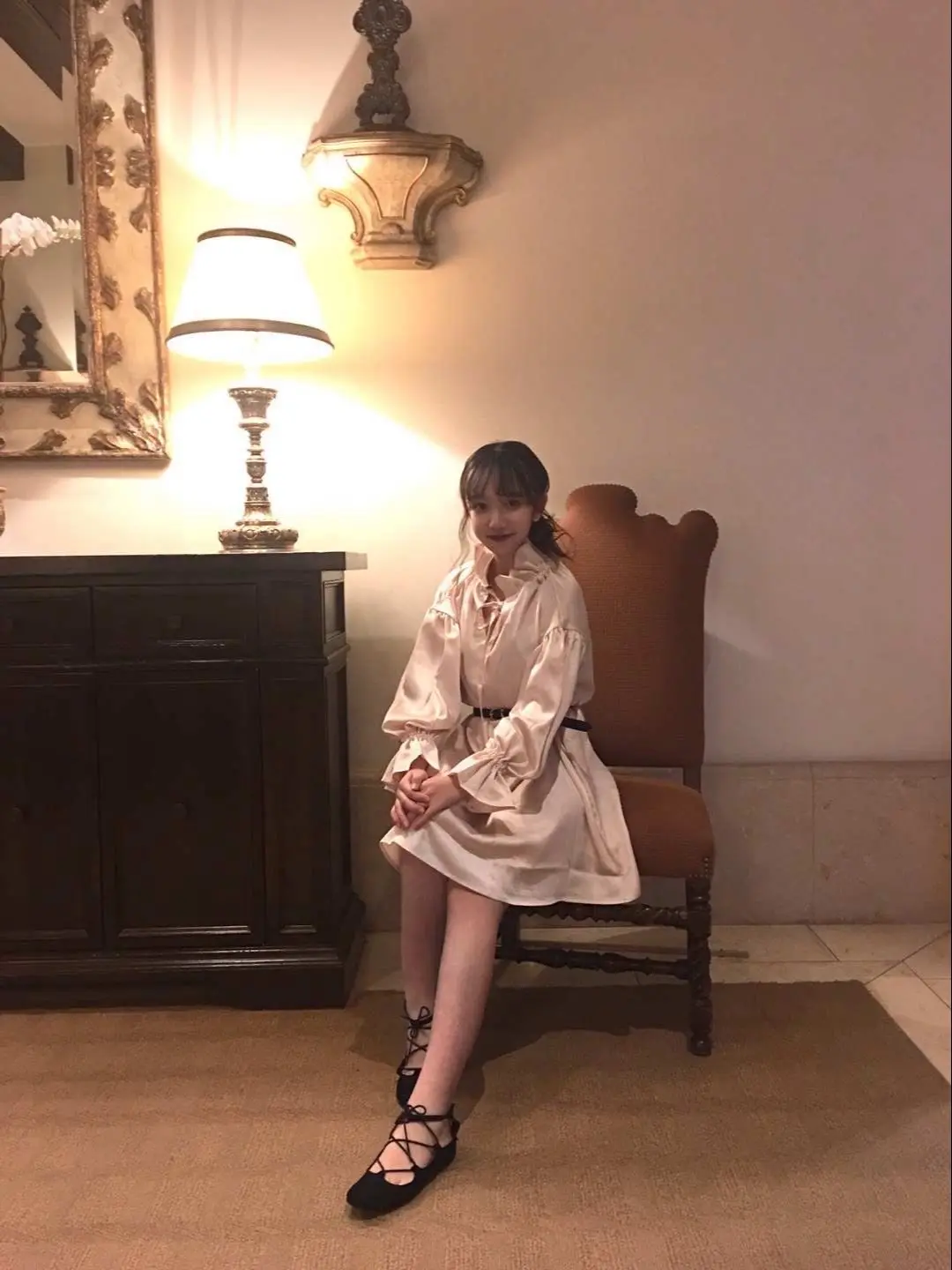 如果洛杉矶不快乐 不如回到我身边。洛杉矶的风吹不回中国 我们也不会再相见