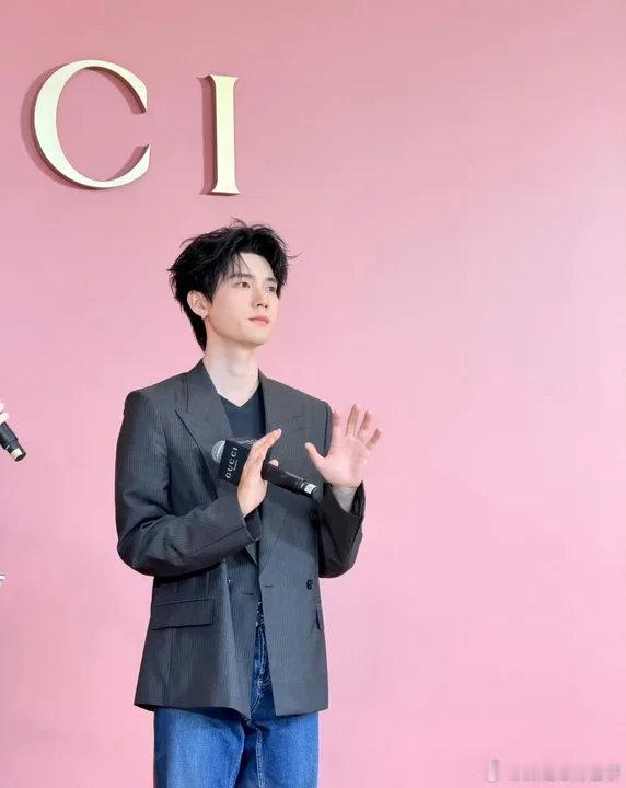 周翊然Gucci活动生图周翊然武汉Gucci活动生图 周翊然武汉Gucci活动生