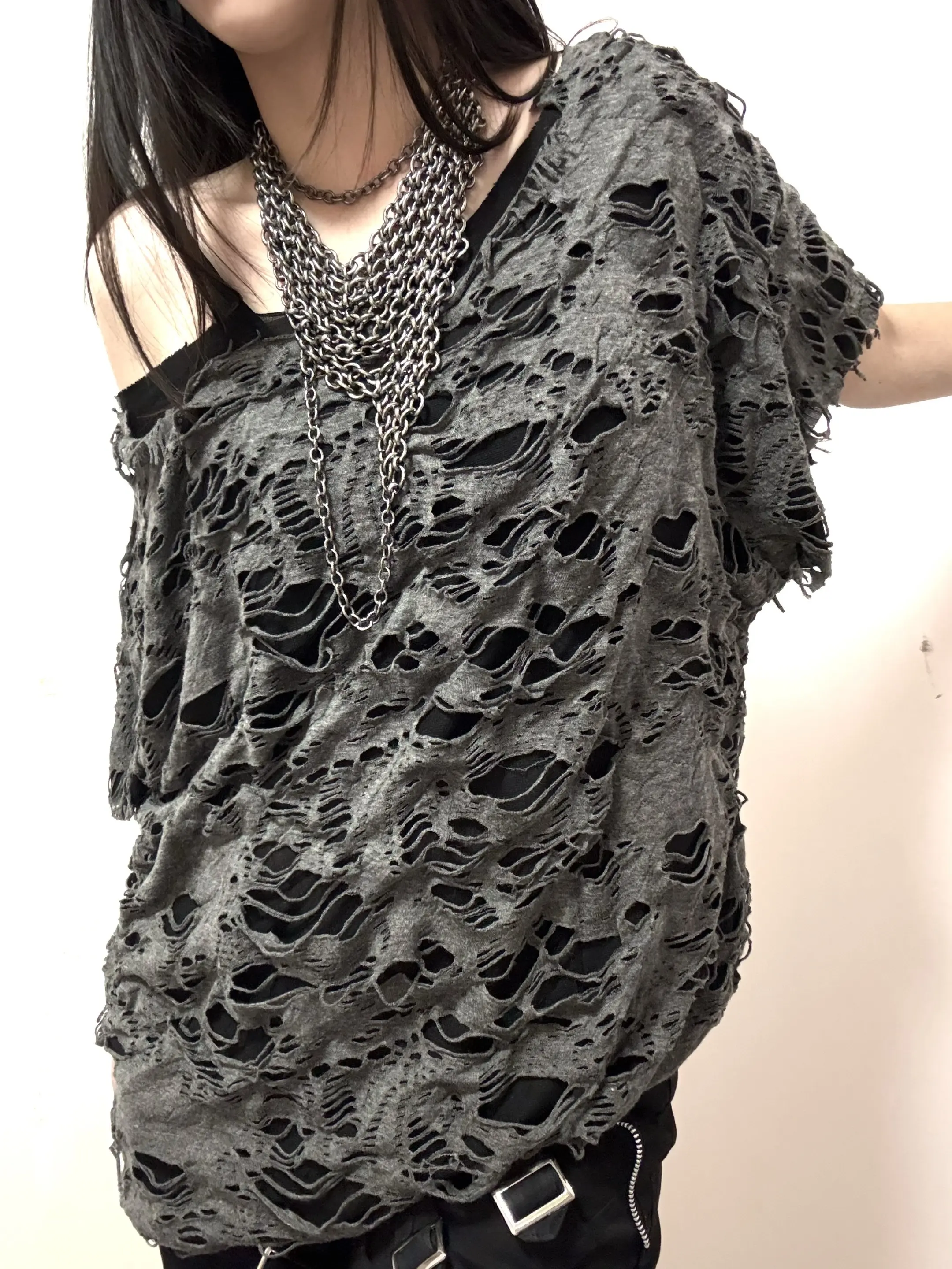 你喜欢的那个爱穿破烂的。哎呀 我这是