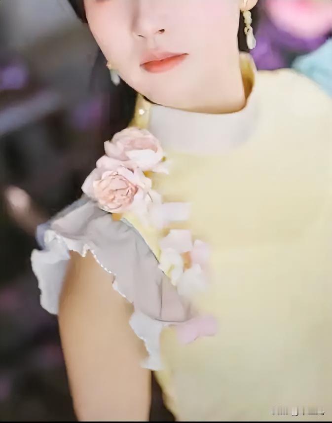 五十岁的女人最高级的活法：
1.情绪稳定。别拿更年期当借口，无论更不更年期，都要
