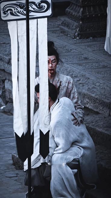 古偶里出彩的副线永远让人意难平，这段主仆戏虽然不是主线，但情感浓度直接拉满，十年